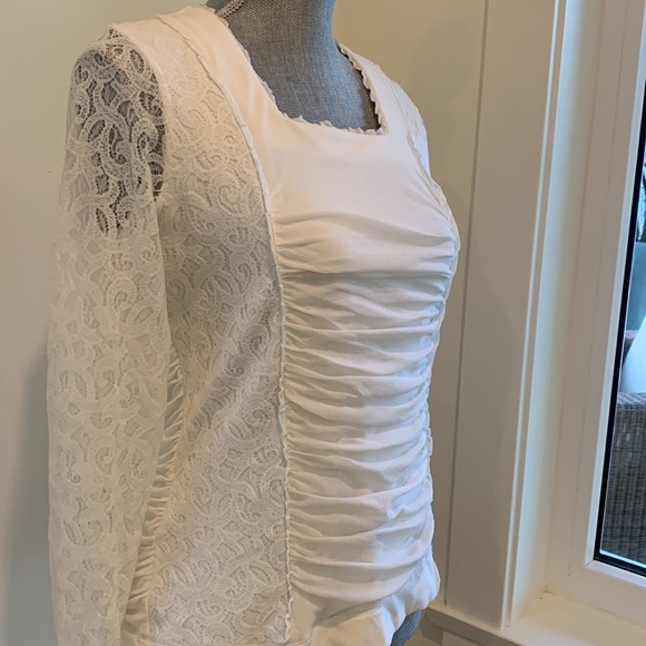 Nwot EMMA lace blouse - Picture 2 of 11